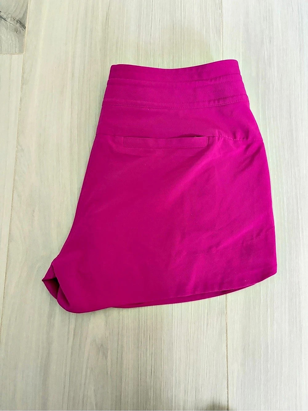 Athleta Wayfind High Rise 5" Short Athletic Shorts Pink Size 2